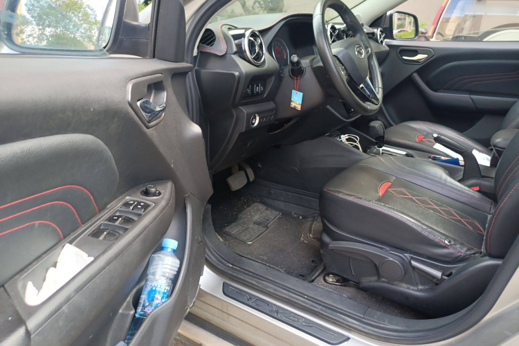 东南DX3 2018款 1.5T CVT尊贵型中控内饰7003