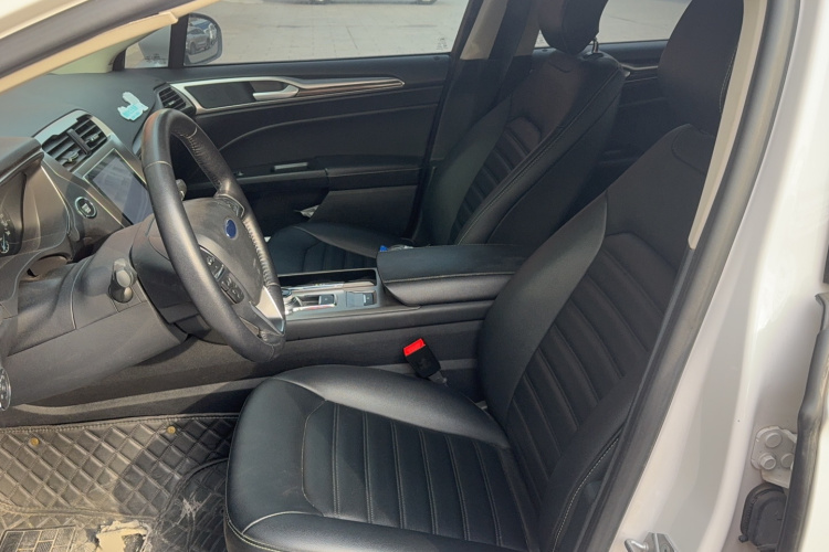 福特 蒙迪欧 2020款 EcoBoost 200 时尚型中控内饰7001