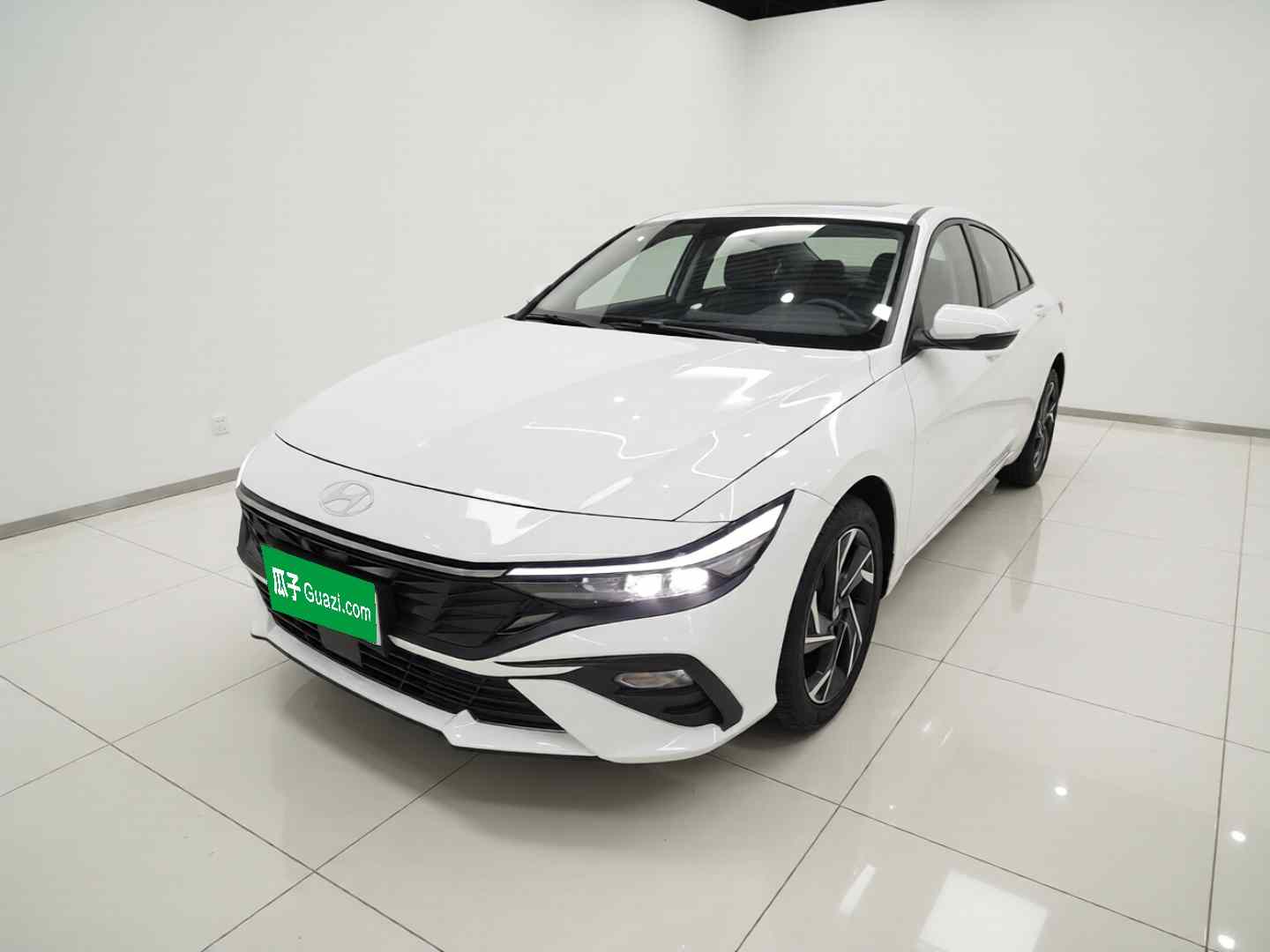 现代 伊兰特 2023款 1.5L CVT GLX精英版(2)