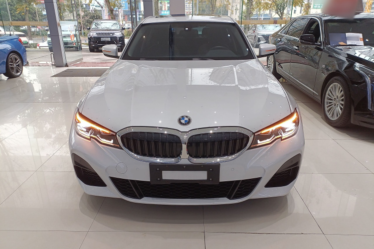 宝马3系 2022款 改款 320Li M运动套装车身外观2