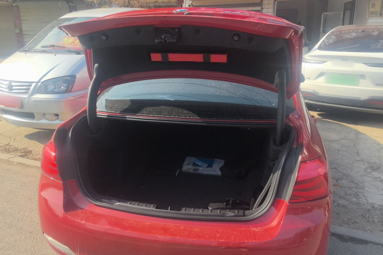 宝马3系 2017款 320Li 时尚型机舱底盘23