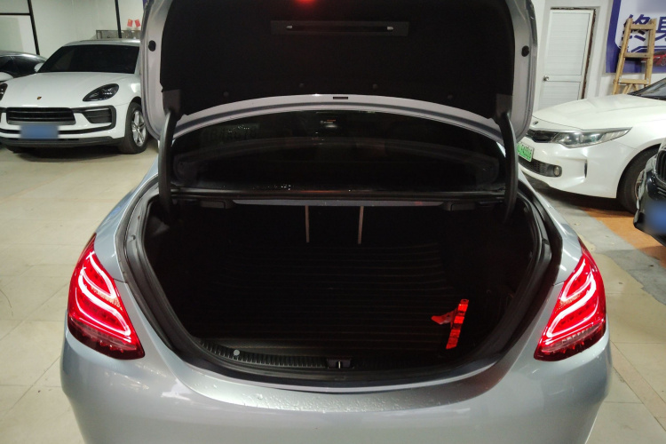 奔驰C级 2015款 C 260 L 运动型局部细节23