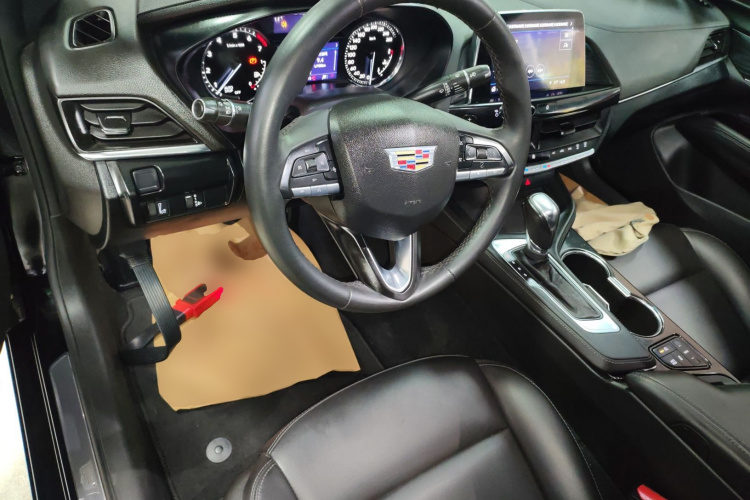 凯迪拉克CT4 2021款 28T 风尚型中控内饰12