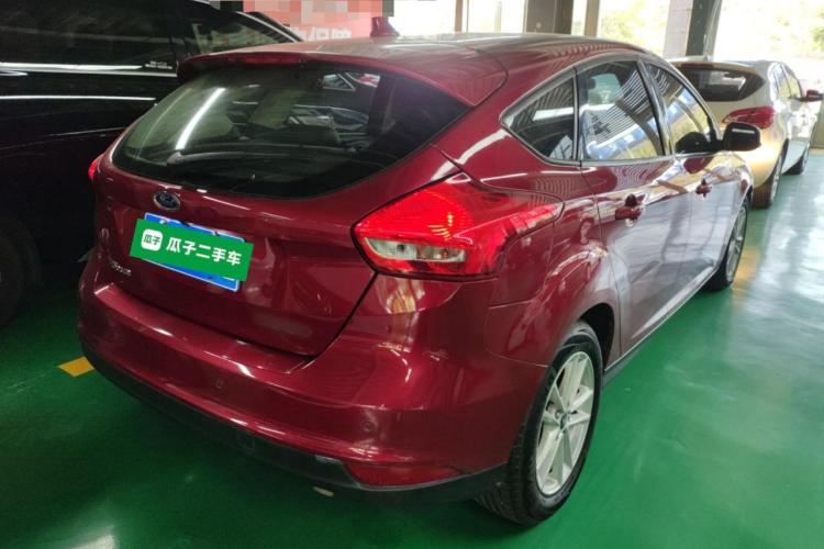 福特 福克斯 2017款 两厢 1.6L 自动风尚型智行版车身外观7