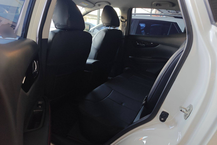 日产 逍客 2017款 2.0L CVT精英版 国V中控内饰21