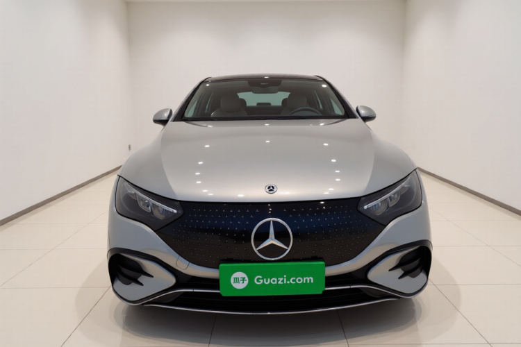 奔驰EQE 2022款 350 豪华版车身外观2