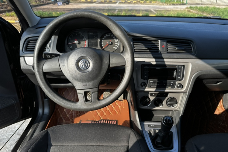 大众 朗逸 2013款 改款经典 1.6L 手动风尚版中控内饰7003