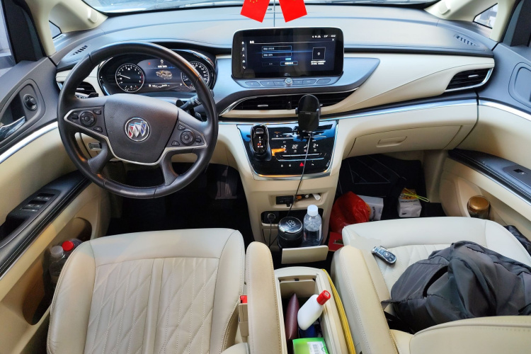 别克GL8 2023款 改款 陆上公务舱 豪华型中控内饰12