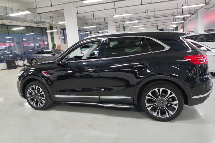 红旗HS5 2019款 2.0T 智联旗享四驱版车身外观4