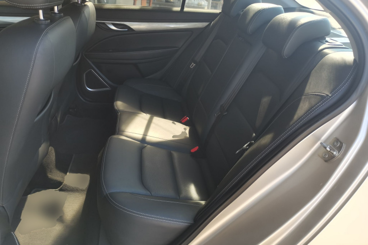 吉利汽车 帝豪 2019款 领军版 1.5L CVT向上互联型 国VI中控内饰21