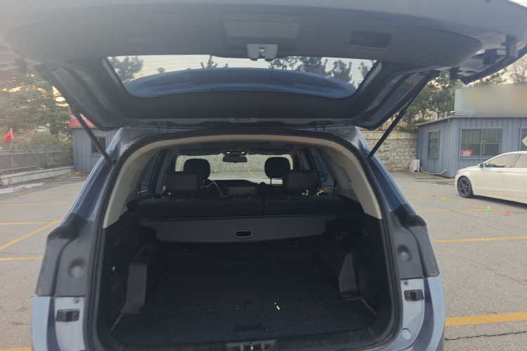 捷途X90 2020款 1.6T DCT影尊版 5座机舱底盘23