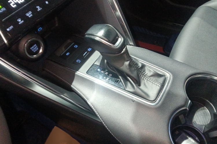 丰田 威飒 2022款 2.0L CVT两驱豪华版局部细节18