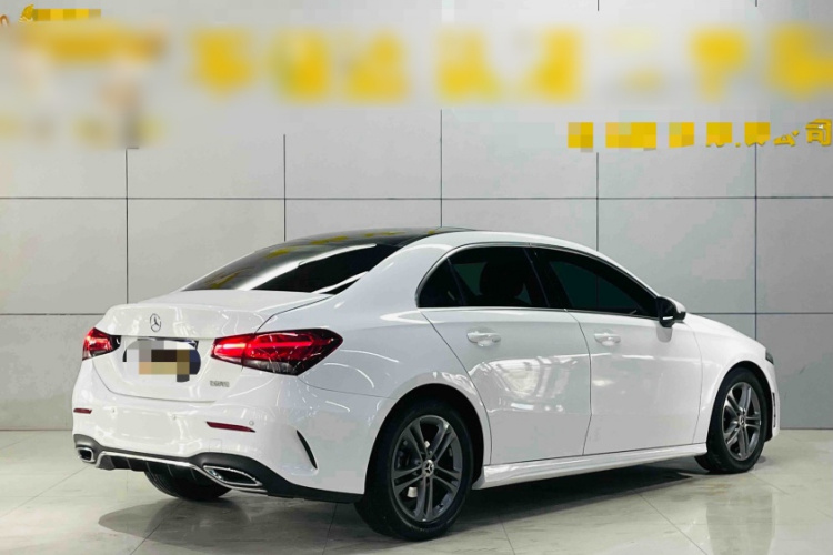 奔驰A级 2020款 改款二 A 180 L 运动轿车车身外观6005