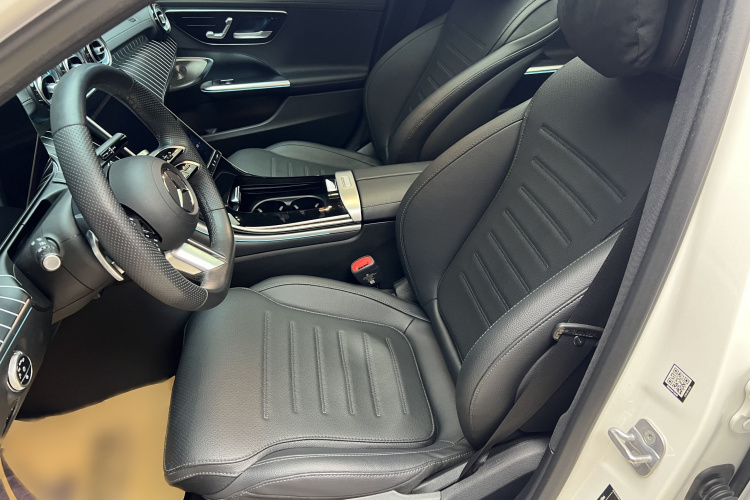 奔驰C级 2025款 C 260 L 皓夜运动版中控内饰7005