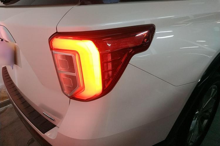 福特 探险者 2020款 EcoBoost 285 四驱风尚版 6座车身外观9