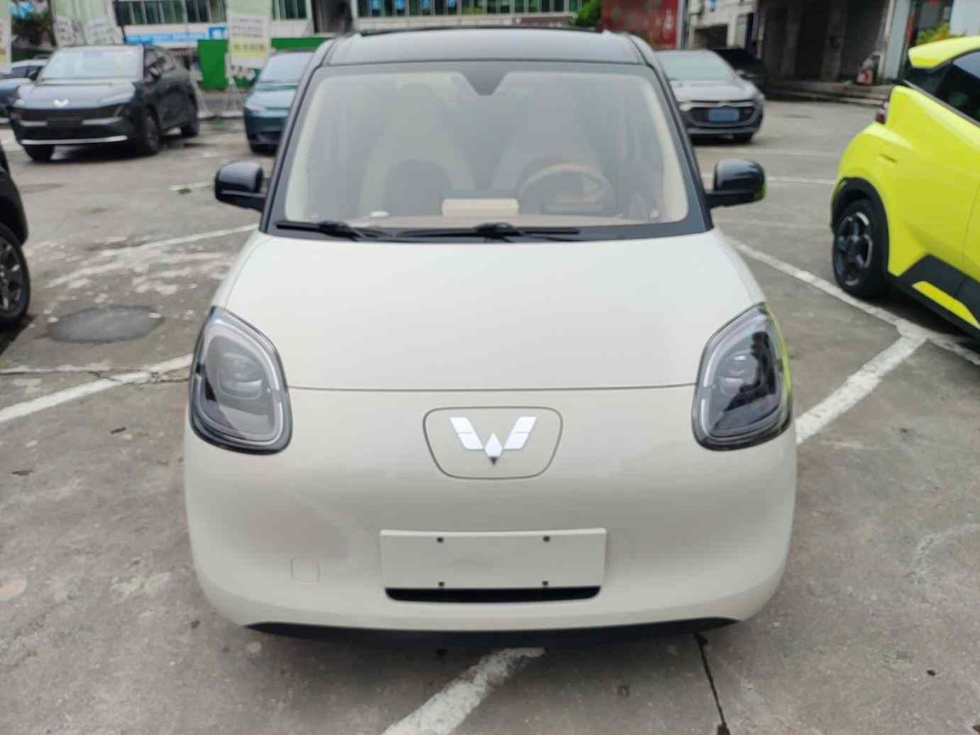 五菱汽车 宏光MINIEV 2025款 第四代 四门版 臻享+款(1)