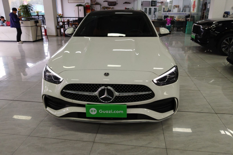 奔驰C级 2023款 改款 C 260 L 运动版车身外观2