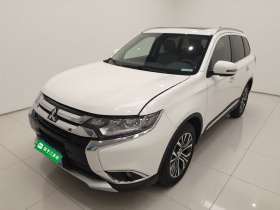 三菱 欧蓝德 2018款 2.4L 四驱豪华版 7座