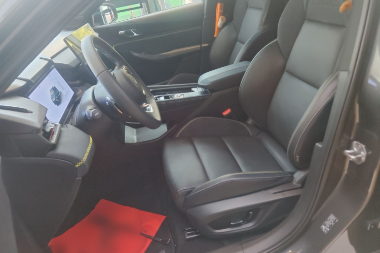 领克03 2025款 1.5TD DCT冠军版Pro局部细节19