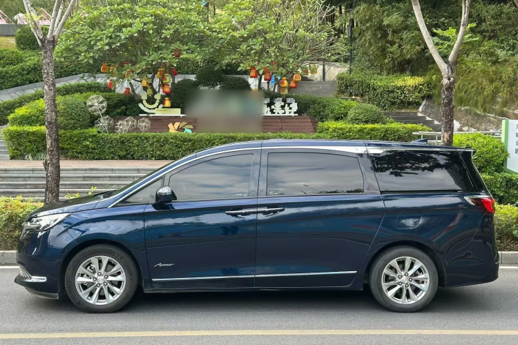 别克GL8 2020款 Avenir艾维亚 四座尊礼版车身外观6003