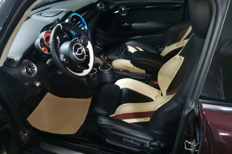 MINI 2019款 1.5T COOPER 经典派中控内饰7004