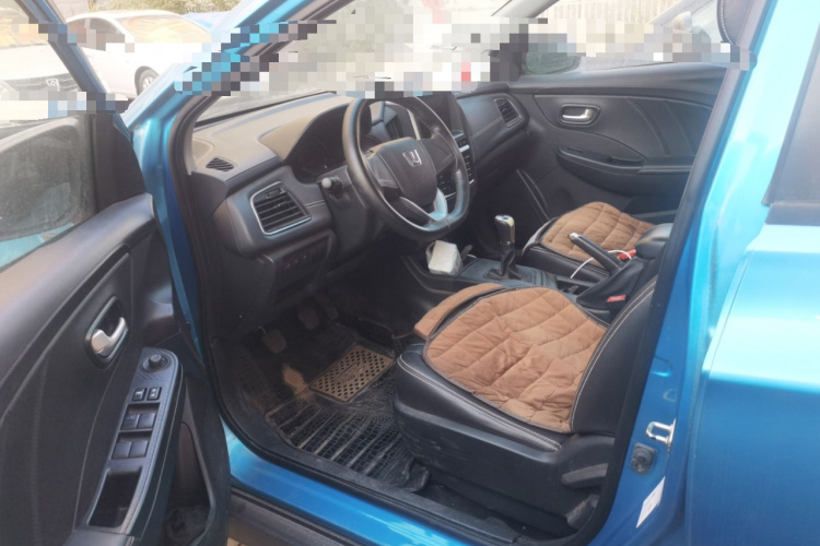 纳智捷 锐3 2016款 1.6L 手动智享型中控内饰20