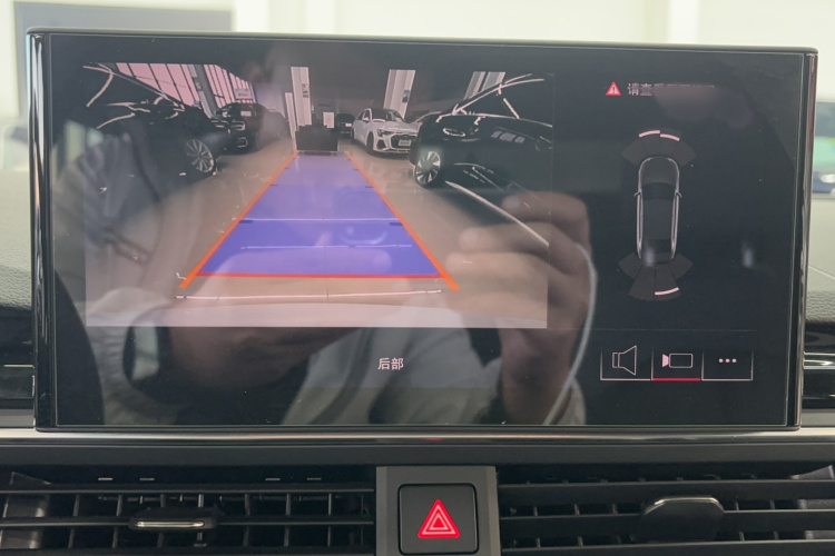 奥迪A4L 2024款 40 TFSI 豪华动感型中控内饰7004