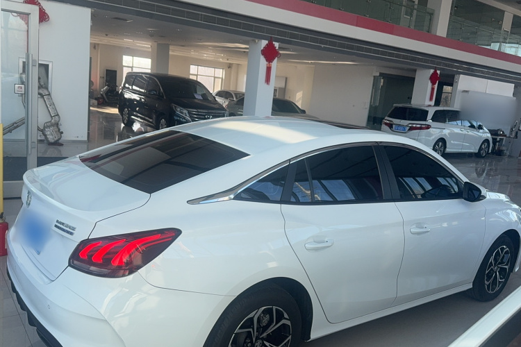 名爵 MG5 2022款 180DVVT CVT青春风尚版车身外观6004