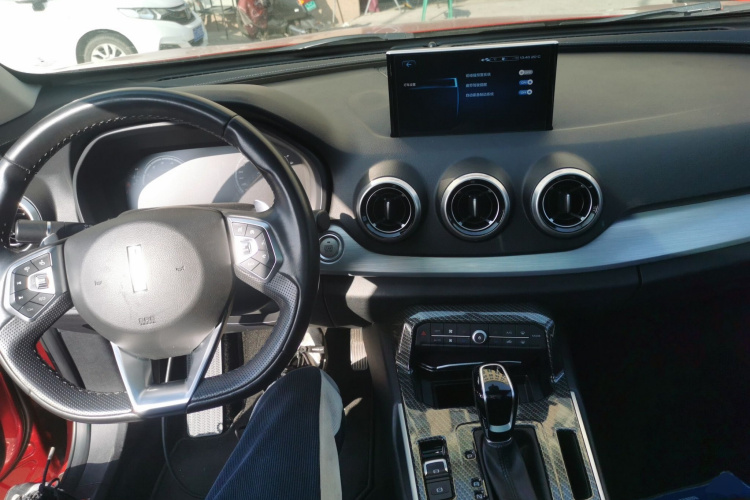 魏牌 VV7 2017款 VV7c 2.0T 超豪型中控内饰12