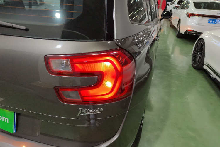 雪铁龙 C4 PICASSO 2015款 Grand 1.6T 时尚型 7座车身外观9