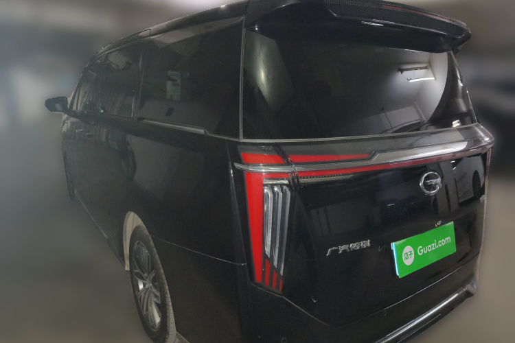 广汽传祺 传祺M8 2024款 大师系列 400T 尊贵版车身外观5