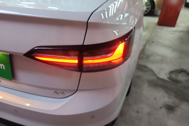 大众 朗逸 2023款 新锐 1.5L 自动新逸版车身外观9