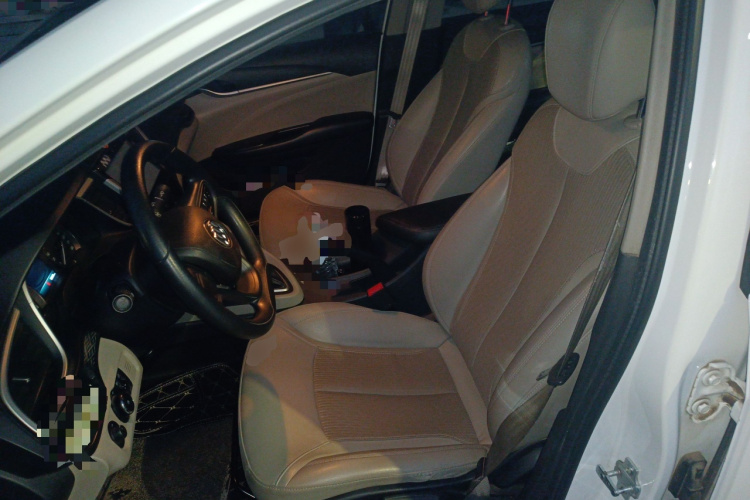 别克 英朗 2016款 15N 自动精英型中控内饰19