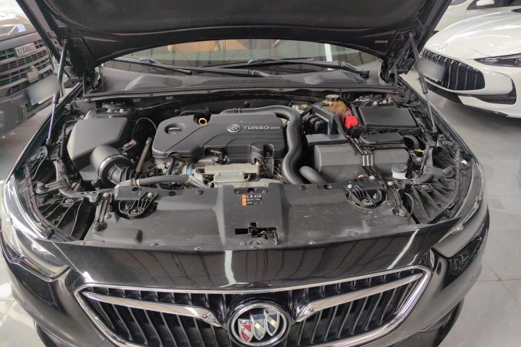 别克 君威 2017款 20T 豪华型机舱底盘24