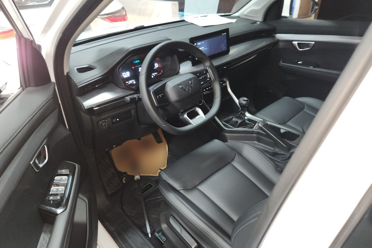 五菱汽车 五菱星辰 2021款 1.5T 手动星光版中控内饰20