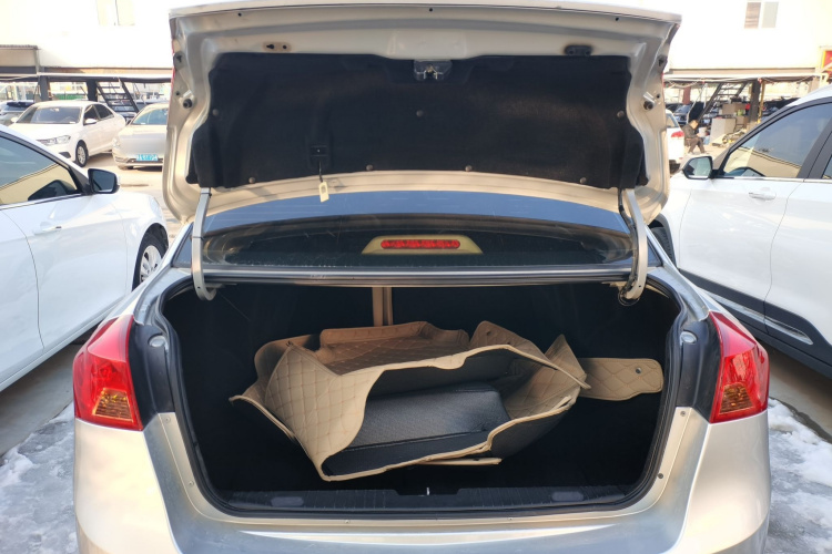 别克 凯越 2013款 1.5L 自动经典型机舱底盘23