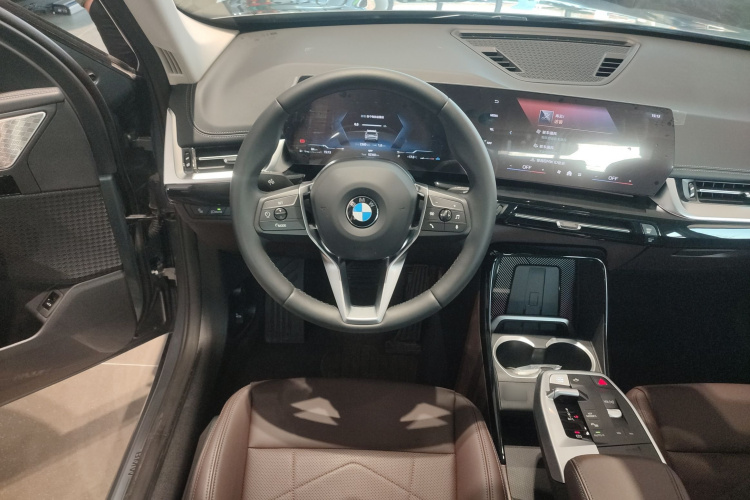 宝马X1 2023款 sDrive25Li X设计套装中控内饰13