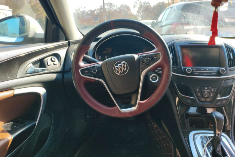 别克 君威 2014款 GS 2.0T 燃情运动版中控内饰13