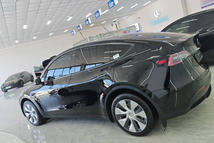 特斯拉 Model Y 2022款 改款 后轮驱动版车身外观6003