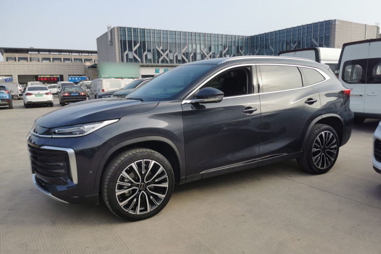 星途凌云 2023款 400T 两驱星尊版车身外观4