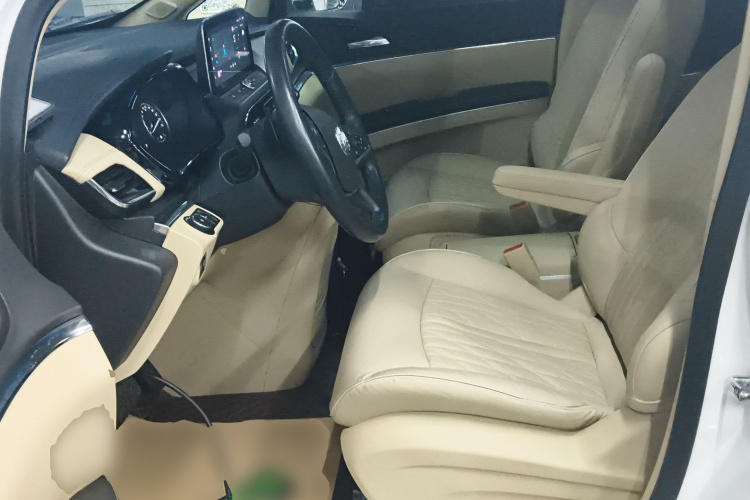 别克GL8 2023款 陆上公务舱 尊贵型中控内饰19