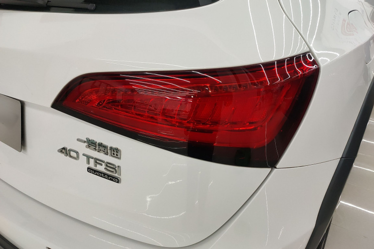 奥迪Q5 2017款 Plus 40 TFSI 技术型车身外观9