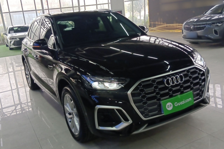 奥迪Q5L 2022款 改款 40T 豪华动感型车身外观3