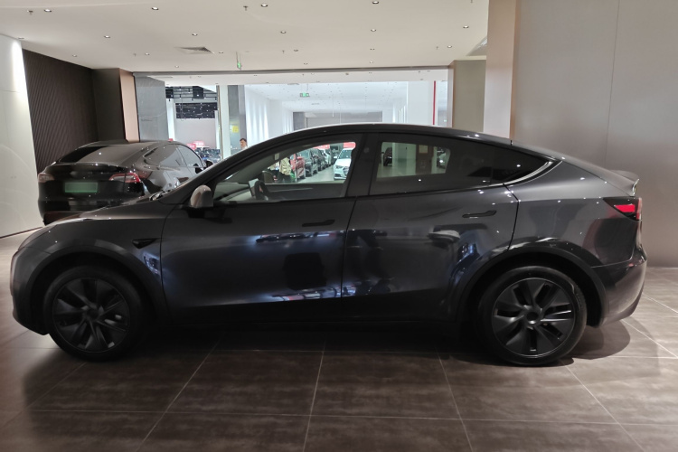 特斯拉 Model Y 2024款 后轮驱动版车身外观6003