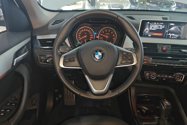 宝马X1 2018款 sDrive20Li 领先型中控内饰13