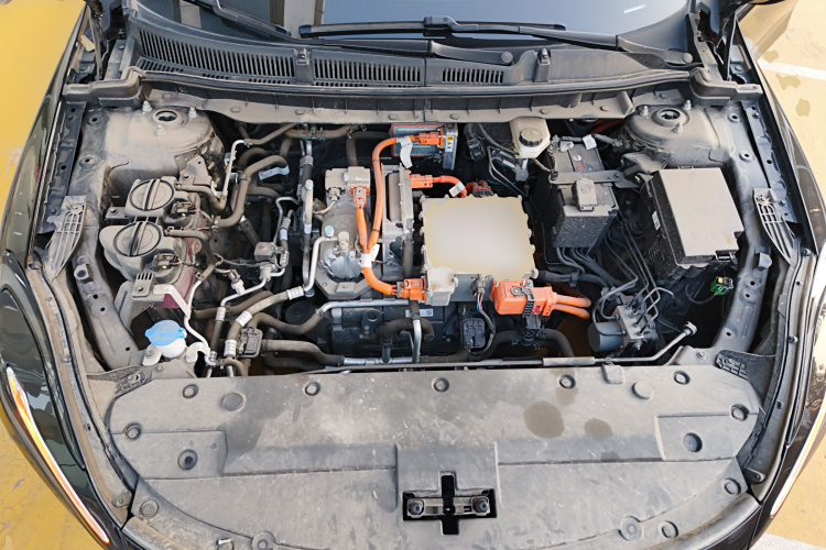 红旗E-QM5 2023款 改款 基础出行版机舱底盘24