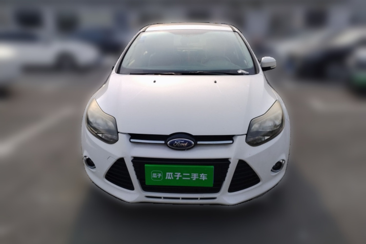 福特 福克斯 2012款 两厢 2.0L 手动豪华运动型车身外观6001