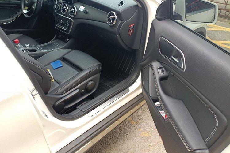 奔驰GLA 2018款 GLA 200 时尚型局部细节9005