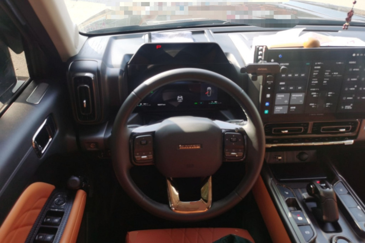 哈弗猛龙新能源 2024款 Hi4 102 Pro中控内饰13