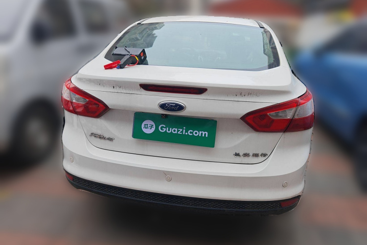 福特 福克斯 2012款 三厢 1.6L 手动风尚型车身外观6004